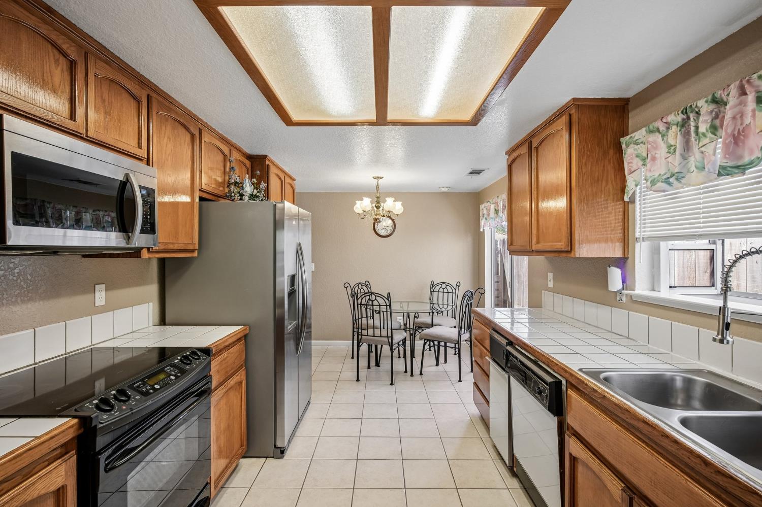 424 Goldrun Dr, Modesto, CA 95354