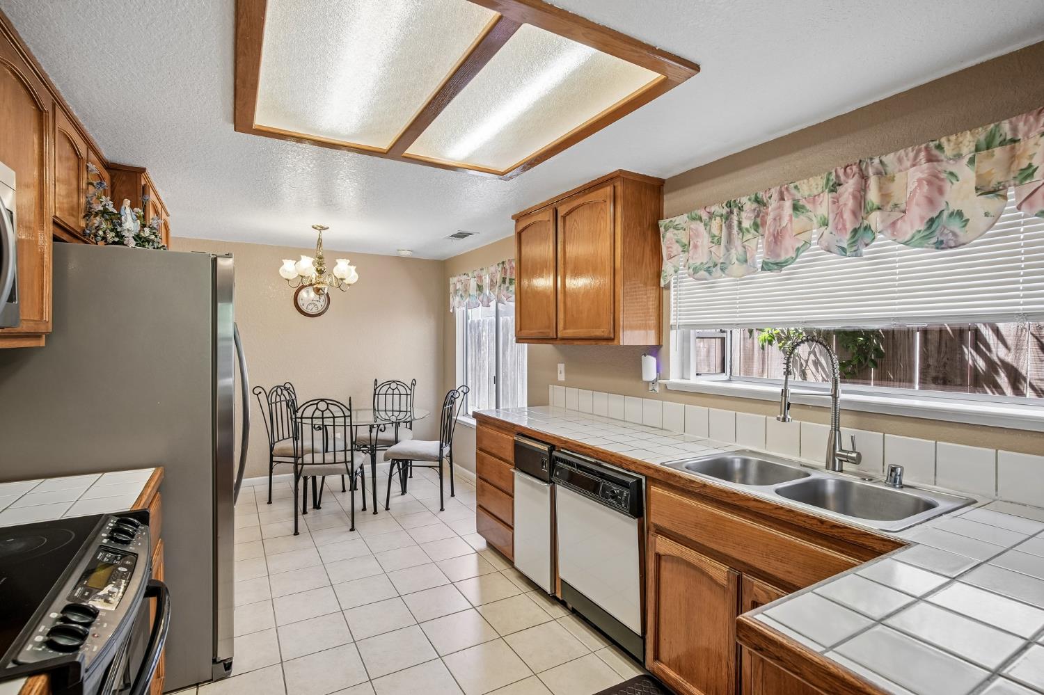 424 Goldrun Dr, Modesto, CA 95354