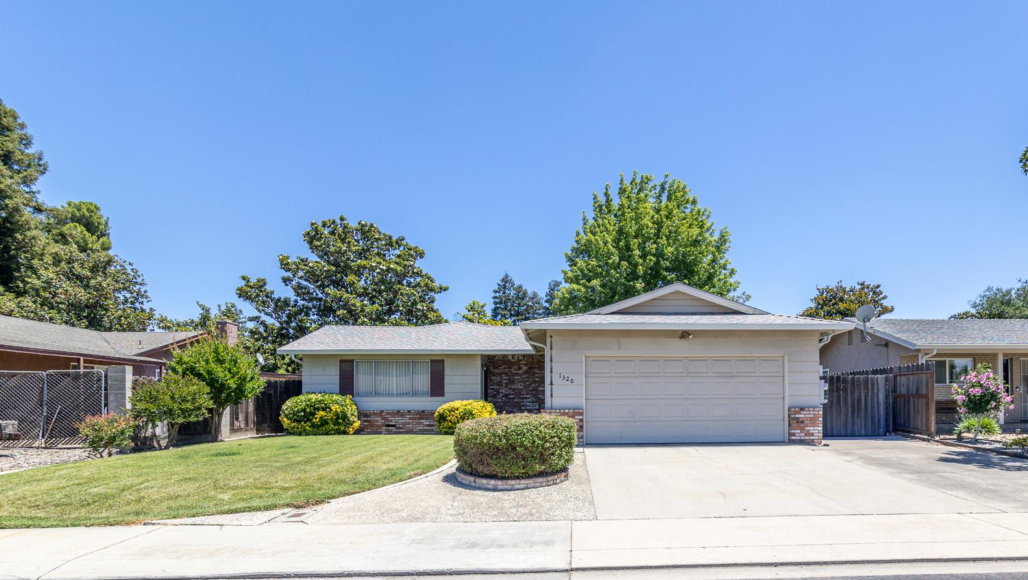 1320 Wylmawood Ln, Modesto, CA 95355