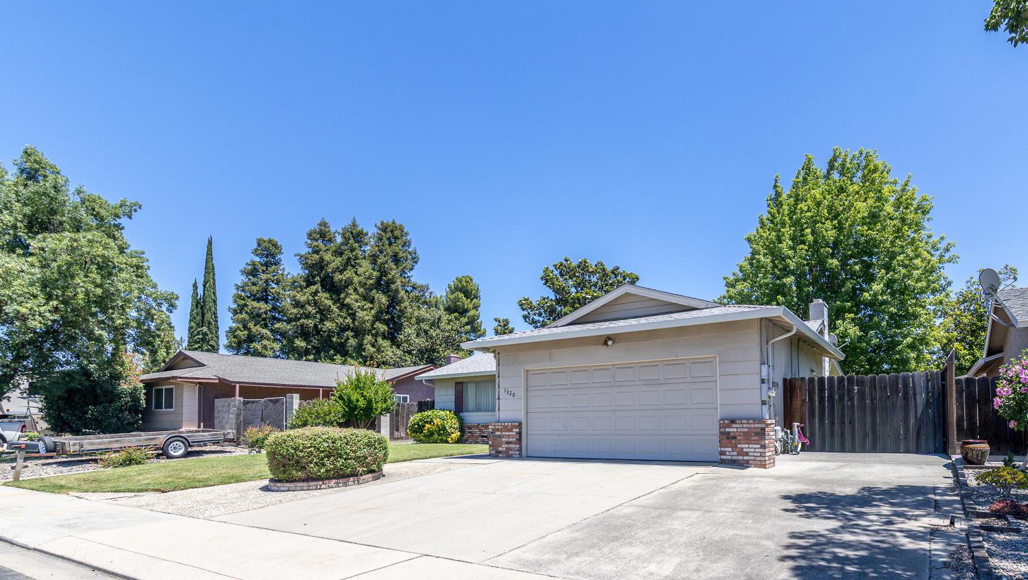 1320 Wylmawood Ln, Modesto, CA 95355