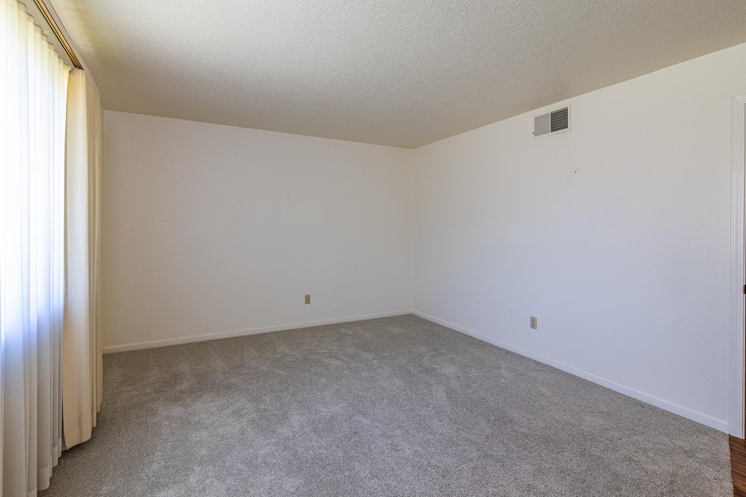 1320 Wylmawood Ln, Modesto, CA 95355