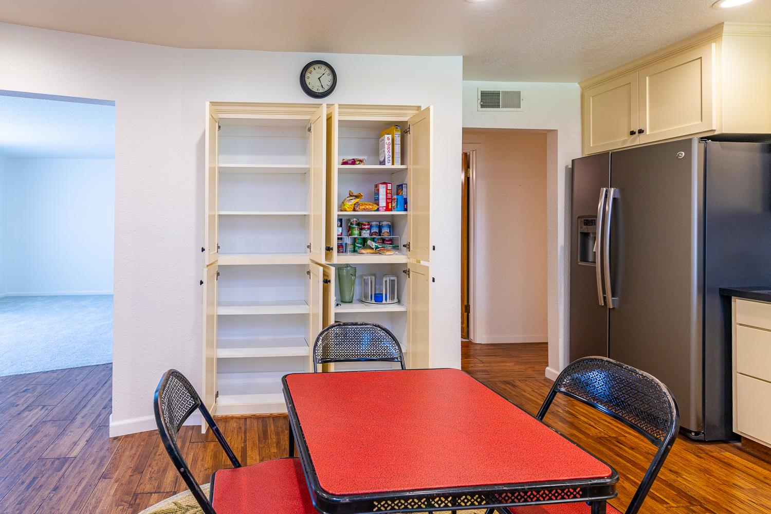 1320 Wylmawood Ln, Modesto, CA 95355