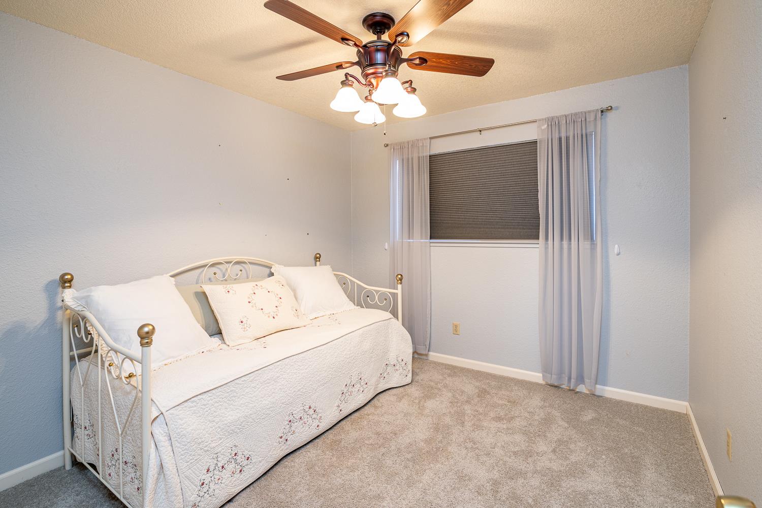1320 Wylmawood Ln, Modesto, CA 95355