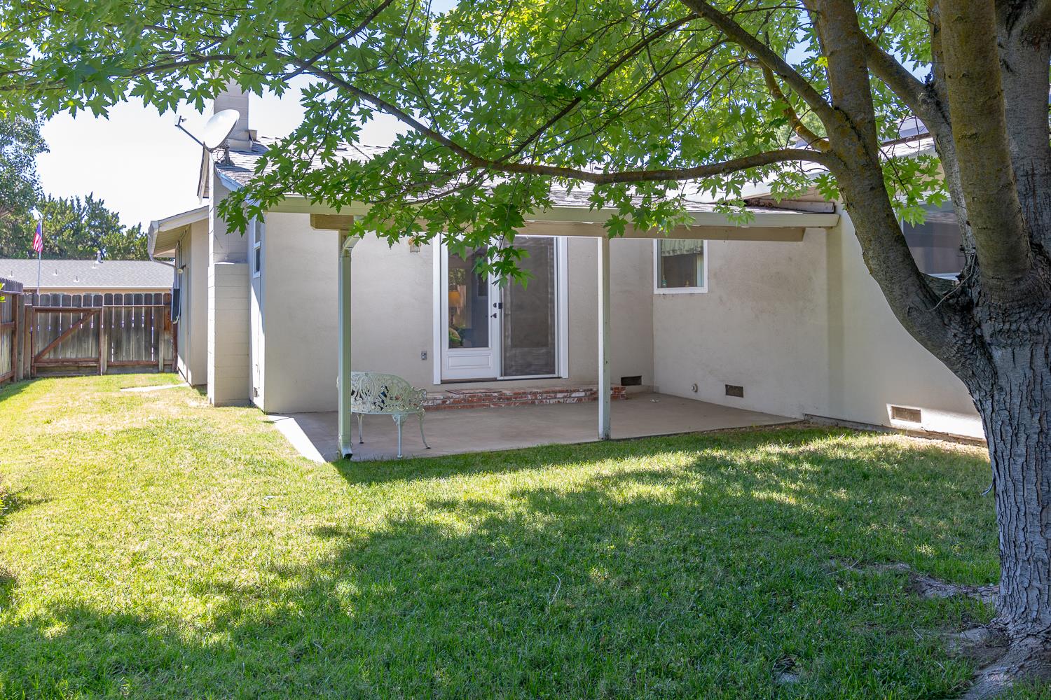 1320 Wylmawood Ln, Modesto, CA 95355