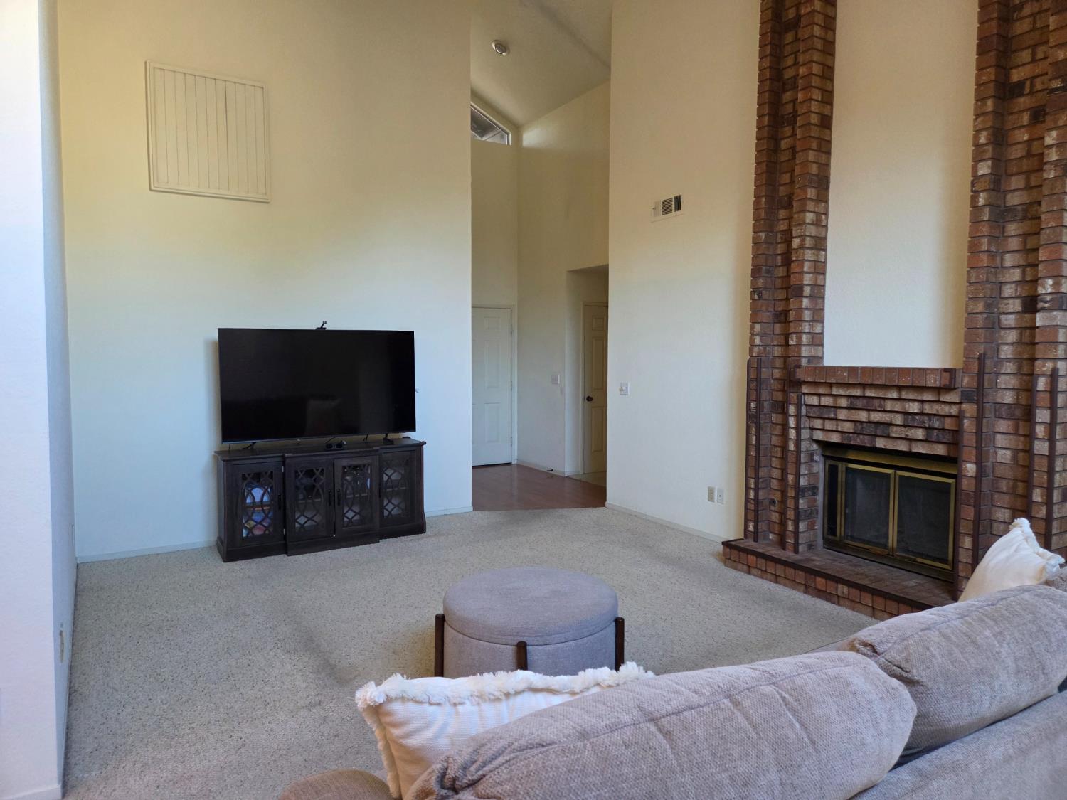 1804 Oak Leaf Dr, Modesto, CA 95354
