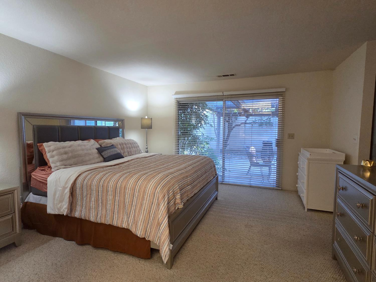 1804 Oak Leaf Dr, Modesto, CA 95354