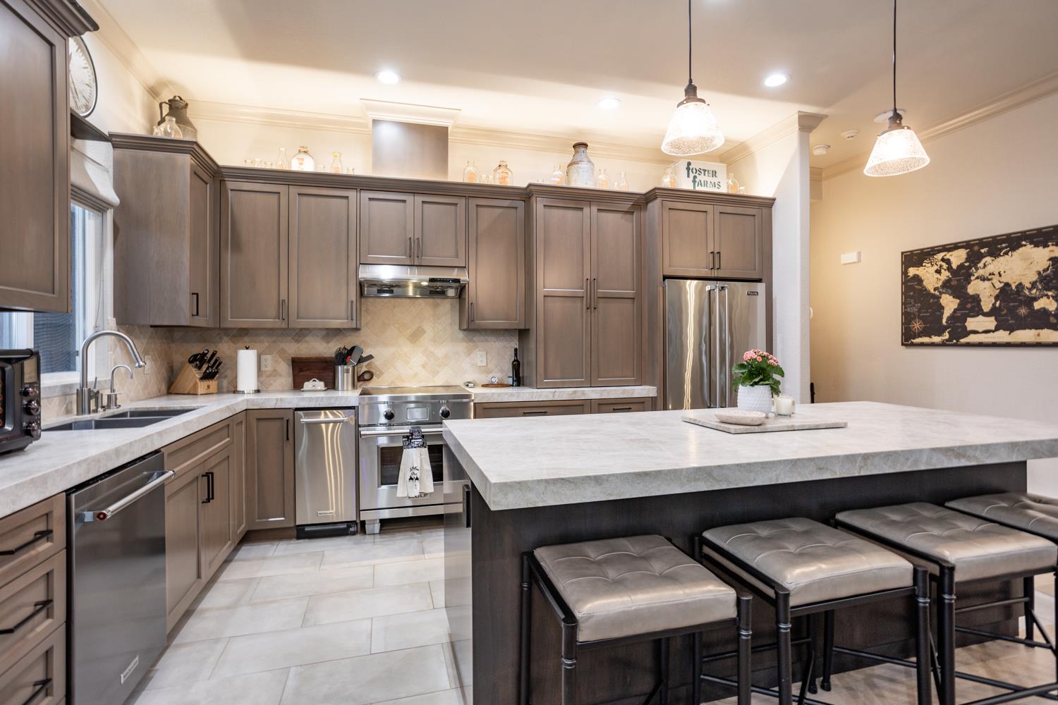 6509 Catkin Ct, Hughson, CA 95326