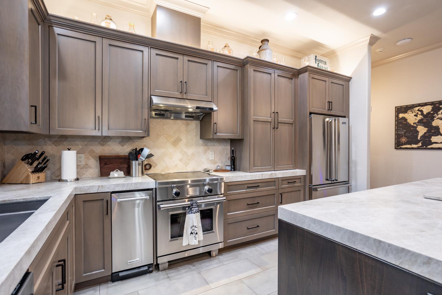 6509 Catkin Ct, Hughson, CA 95326