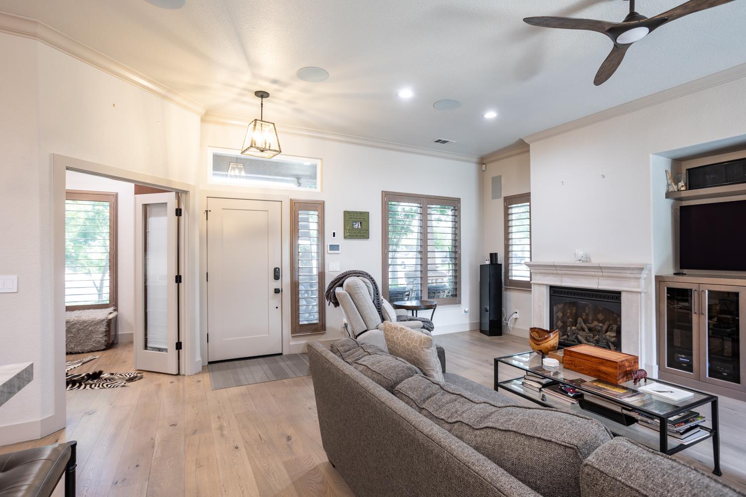 6509 Catkin Ct, Hughson, CA 95326