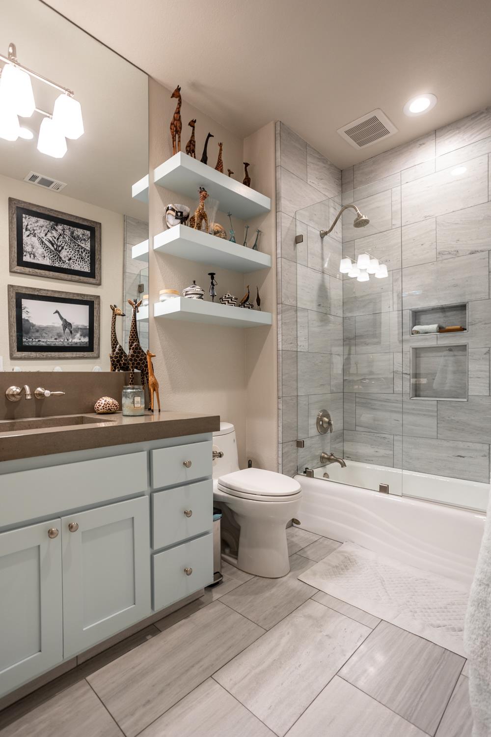 6509 Catkin Ct, Hughson, CA 95326