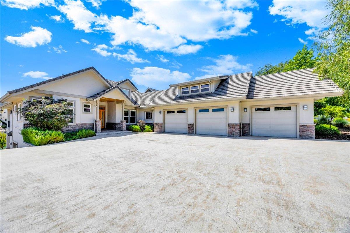 421 Sanguinetti Dr, Copperopolis, CA 95228