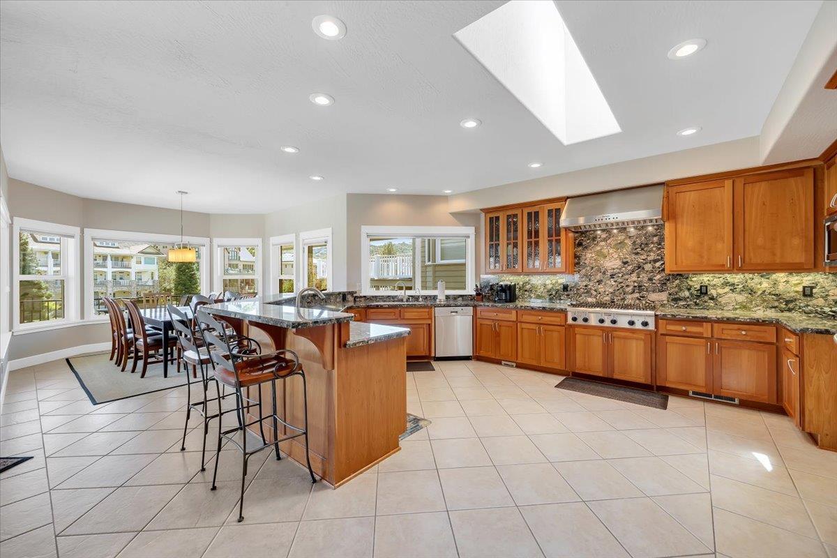 421 Sanguinetti Dr, Copperopolis, CA 95228
