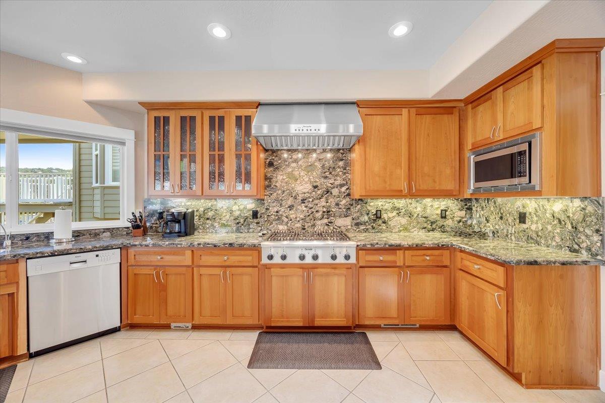 421 Sanguinetti Dr, Copperopolis, CA 95228