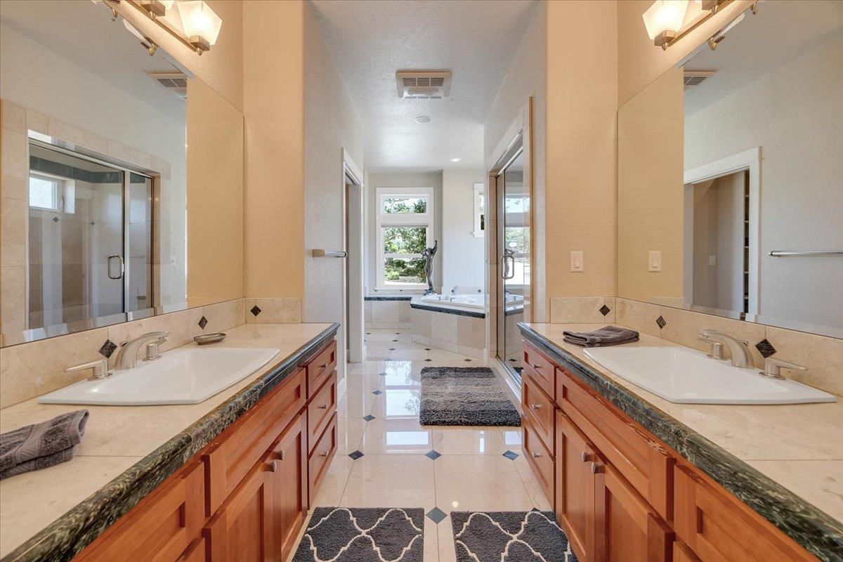 421 Sanguinetti Dr, Copperopolis, CA 95228