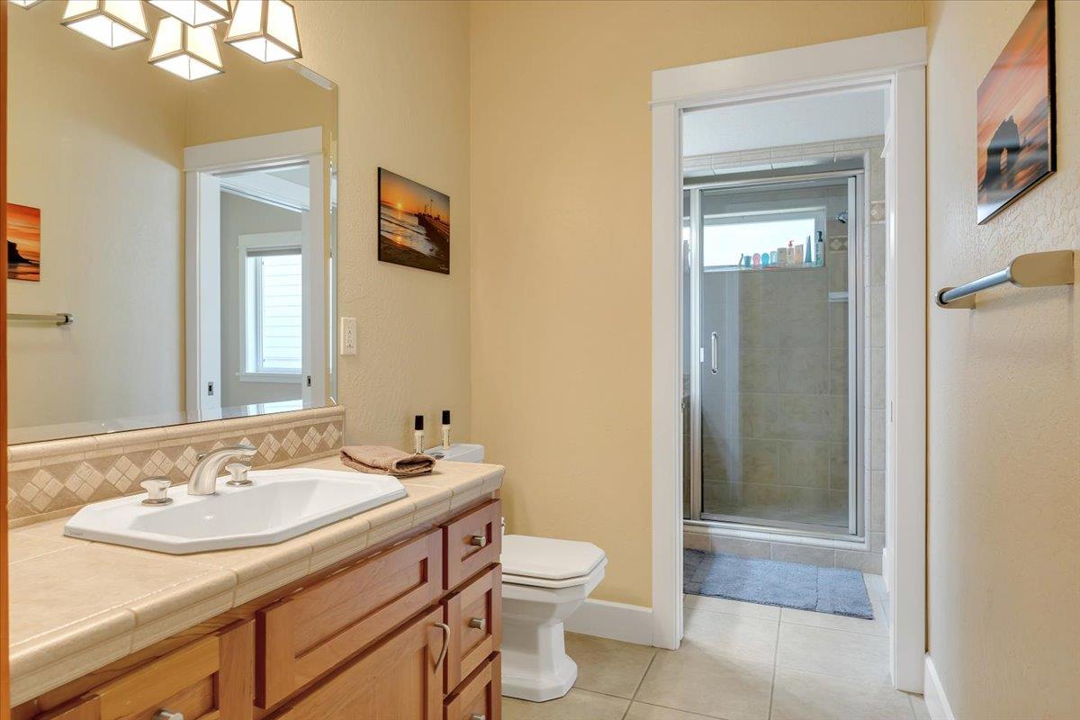 421 Sanguinetti Dr, Copperopolis, CA 95228