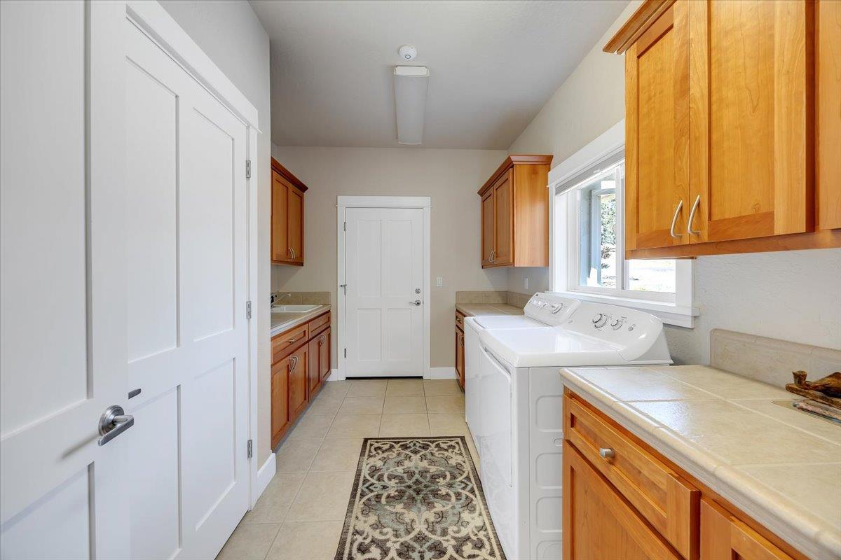 421 Sanguinetti Dr, Copperopolis, CA 95228