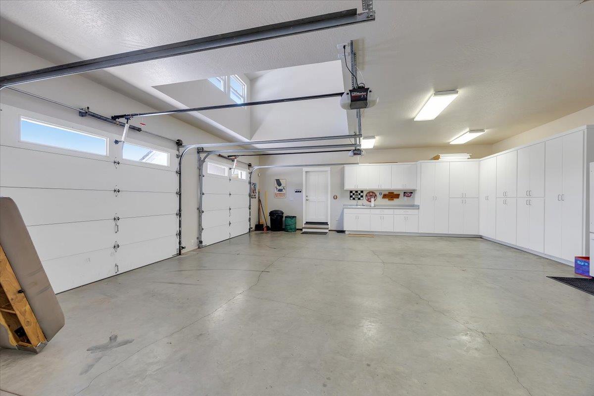 421 Sanguinetti Dr, Copperopolis, CA 95228