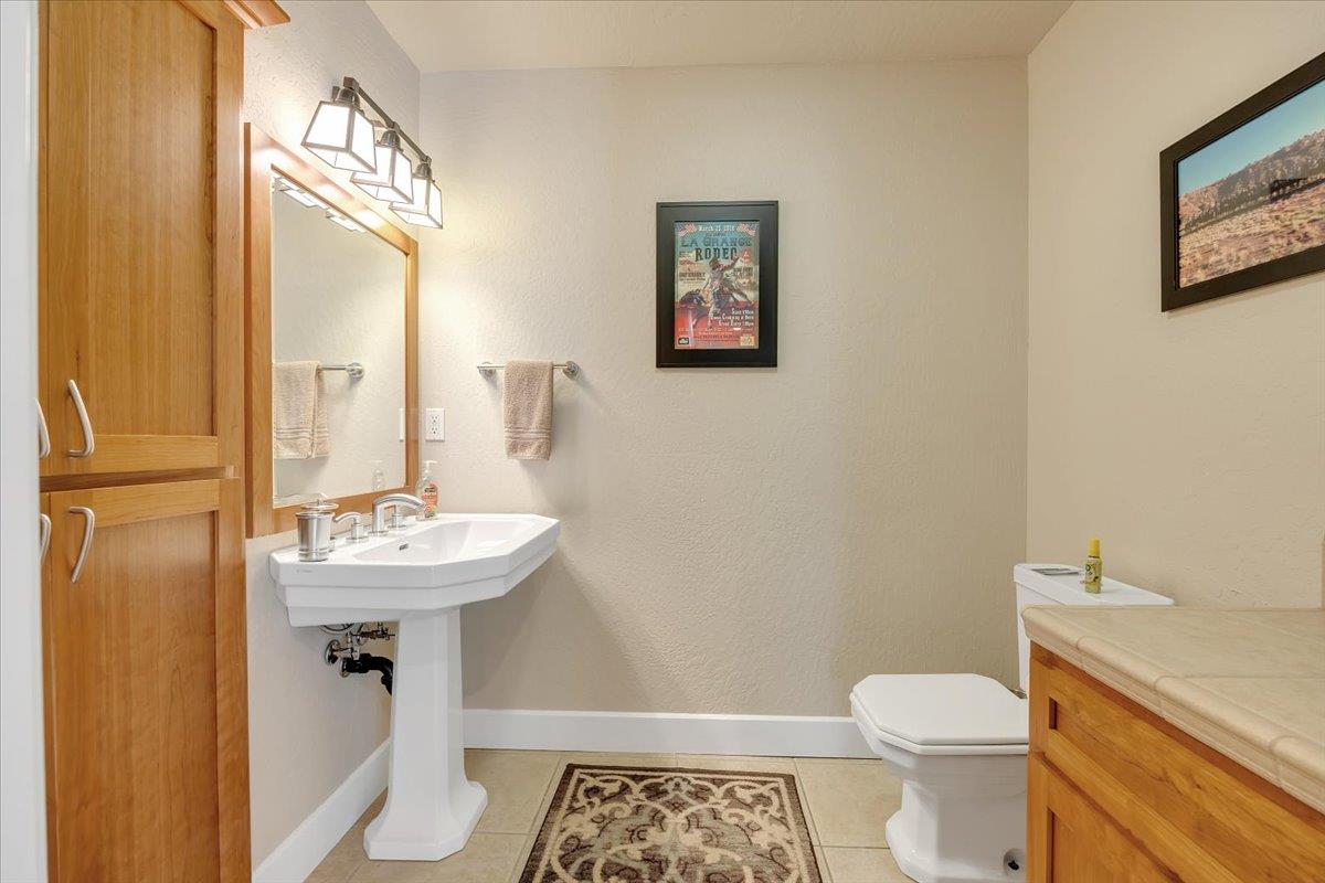 421 Sanguinetti Dr, Copperopolis, CA 95228