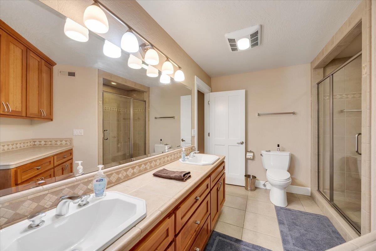 421 Sanguinetti Dr, Copperopolis, CA 95228