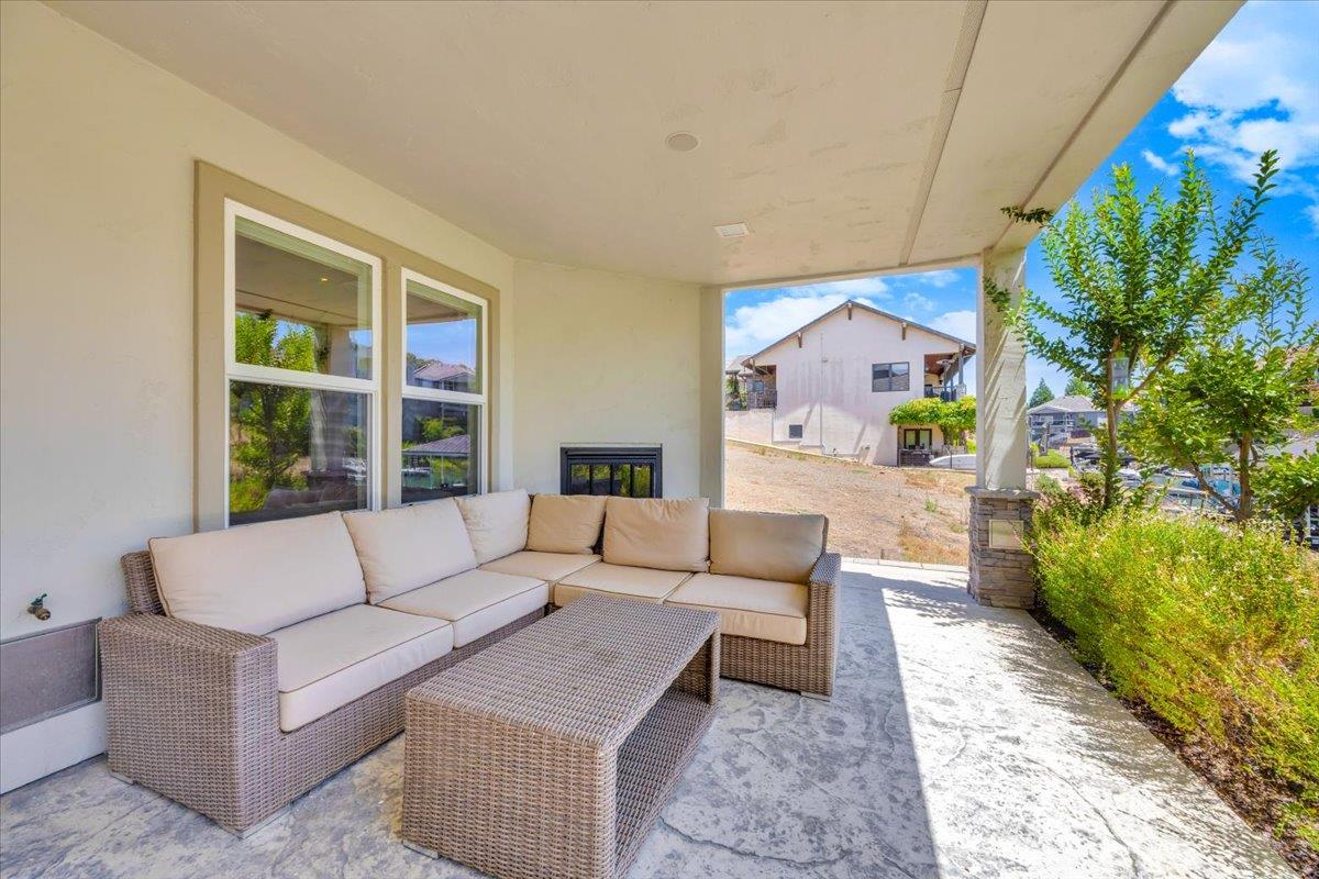 421 Sanguinetti Dr, Copperopolis, CA 95228