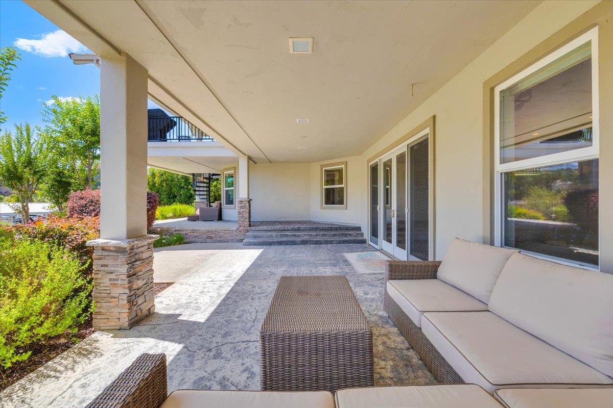 421 Sanguinetti Dr, Copperopolis, CA 95228