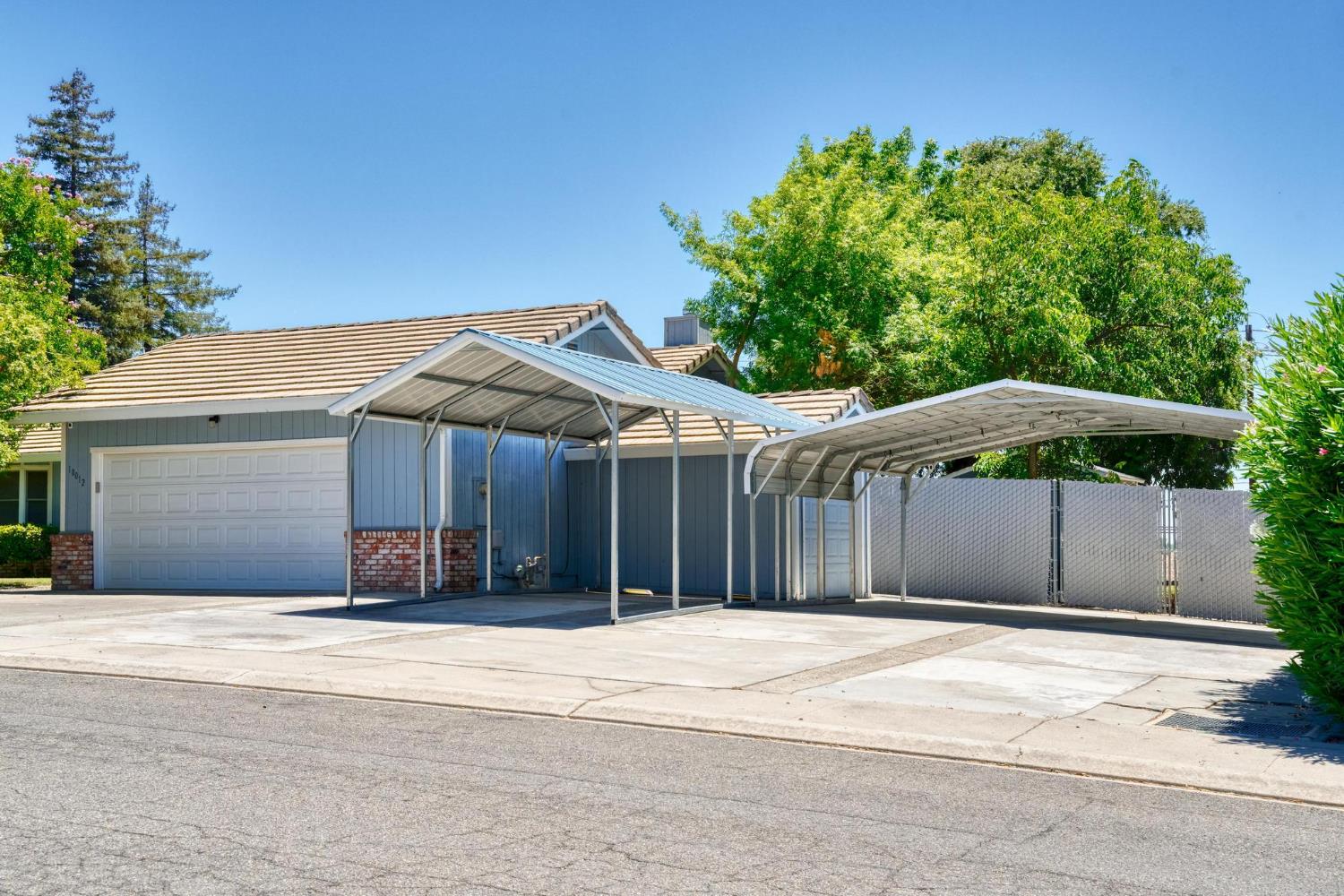 10012 Plaza De Oro Dr, Oakdale, CA 95361