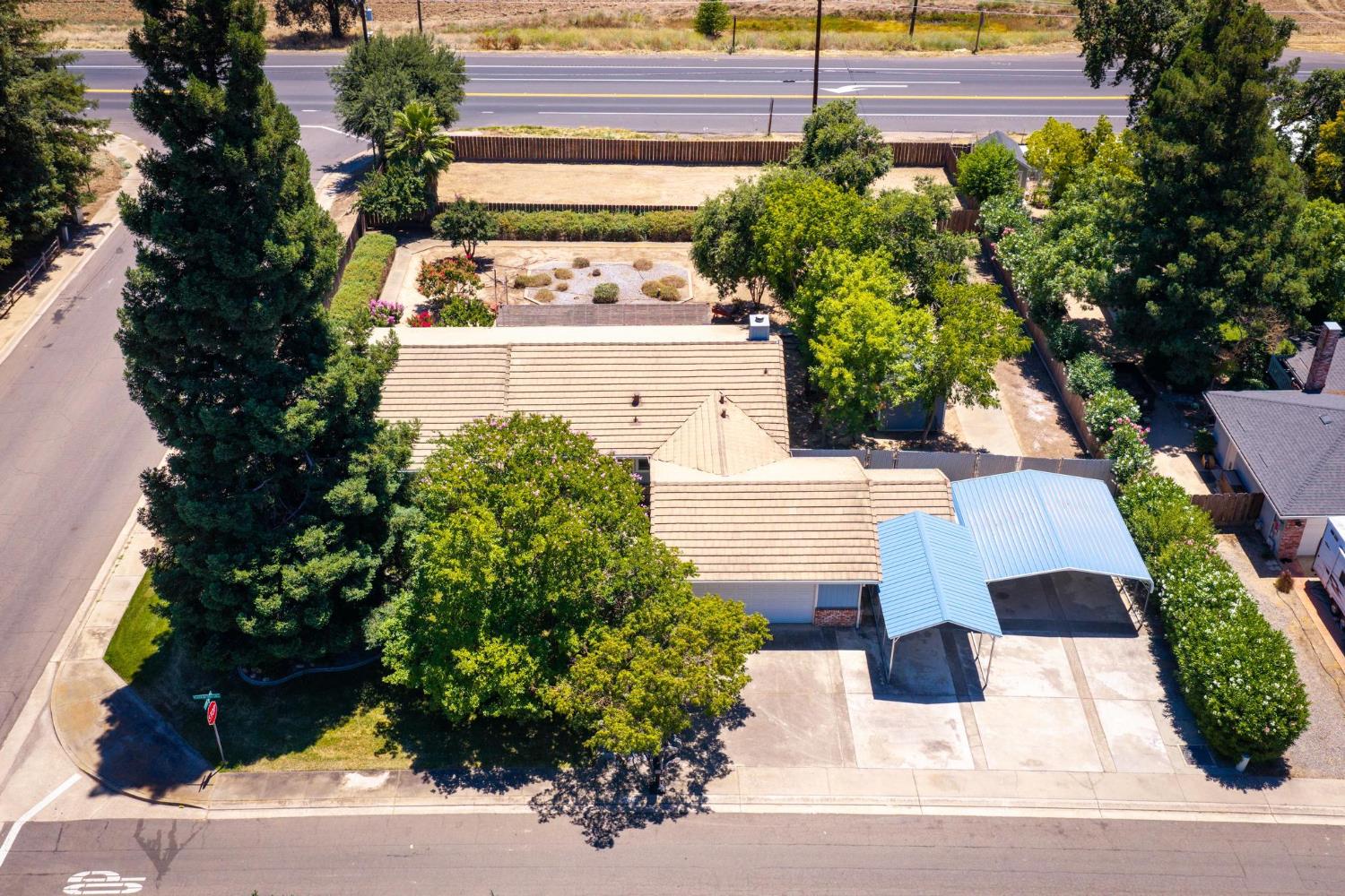 10012 Plaza De Oro Dr, Oakdale, CA 95361