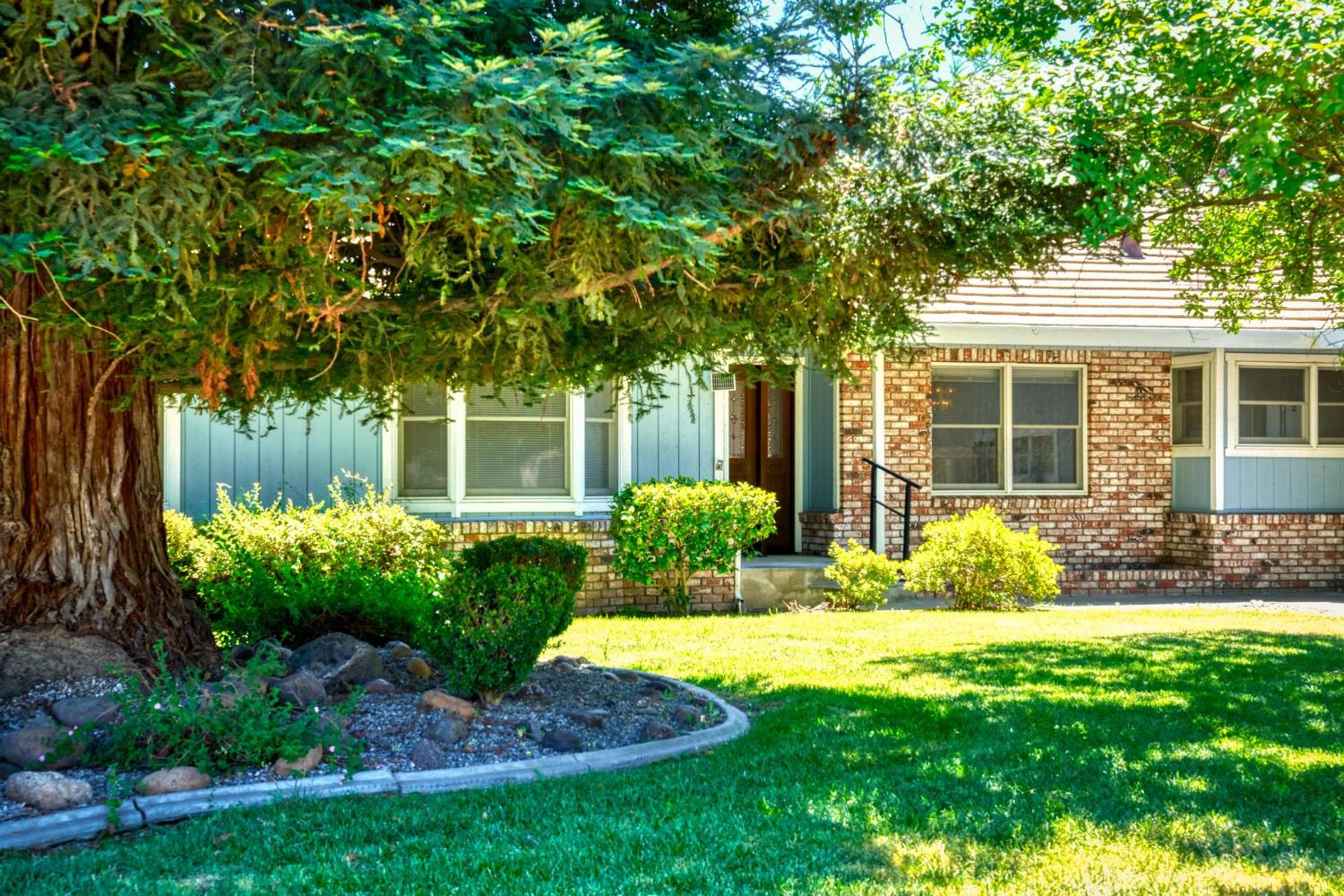 10012 Plaza De Oro Dr, Oakdale, CA 95361