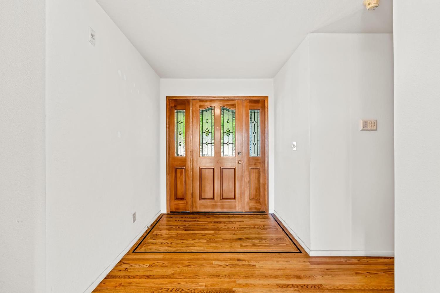 10012 Plaza De Oro Dr, Oakdale, CA 95361