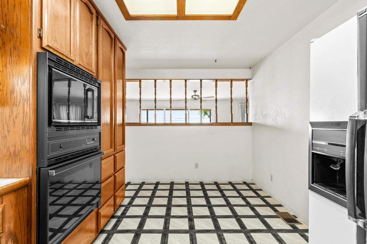10012 Plaza De Oro Dr, Oakdale, CA 95361