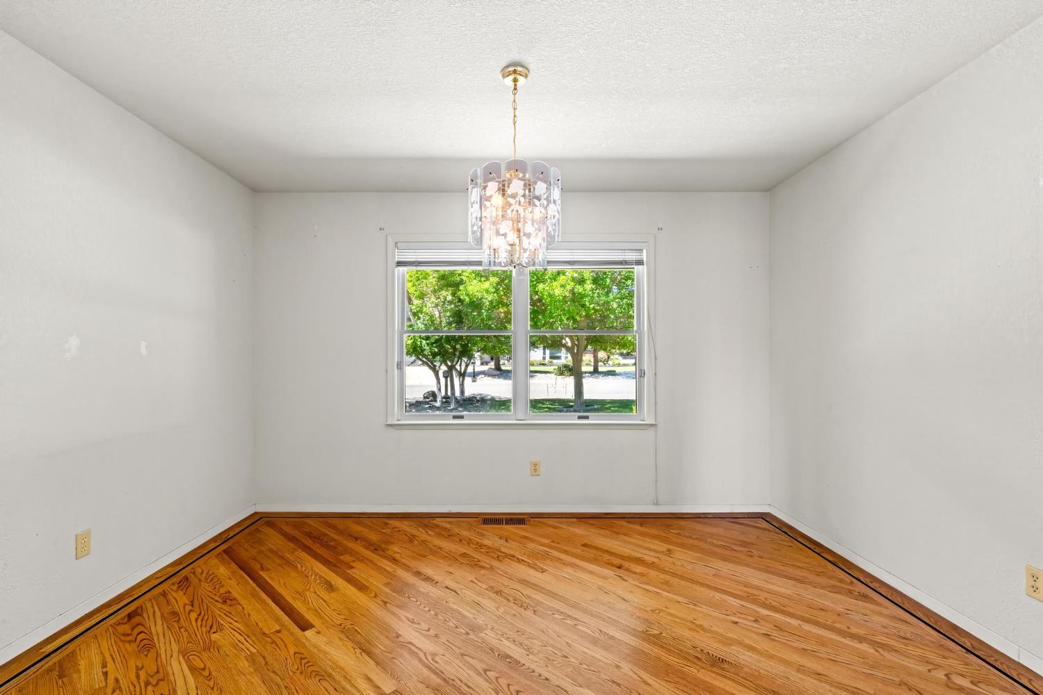 10012 Plaza De Oro Dr, Oakdale, CA 95361
