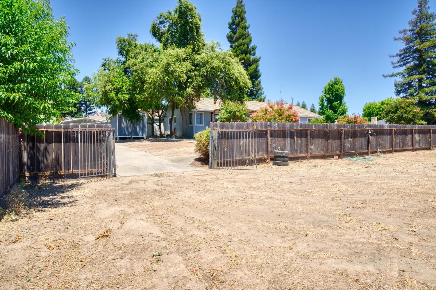 10012 Plaza De Oro Dr, Oakdale, CA 95361