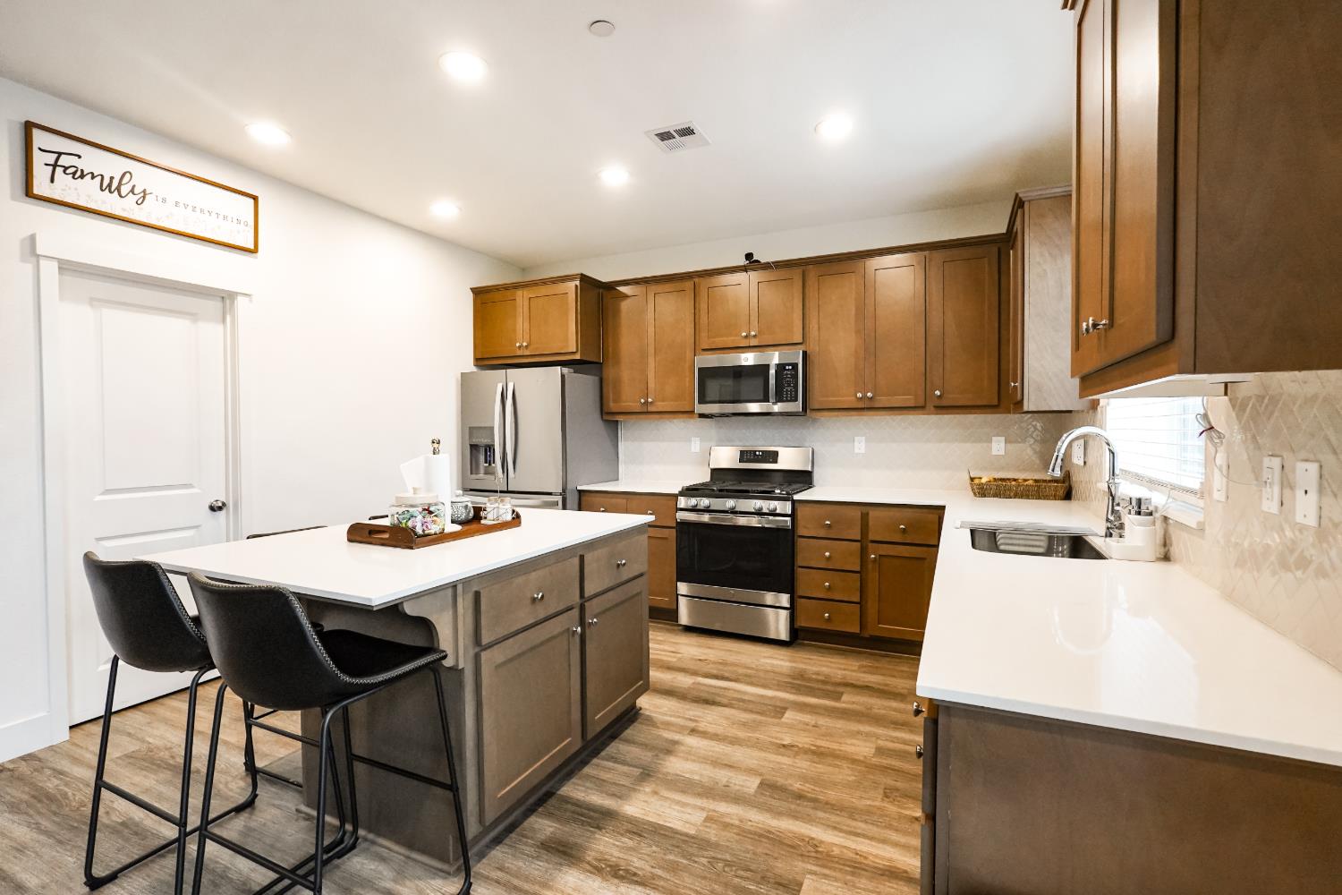 1862 Cobblefield Lane, Los Banos, CA 93635