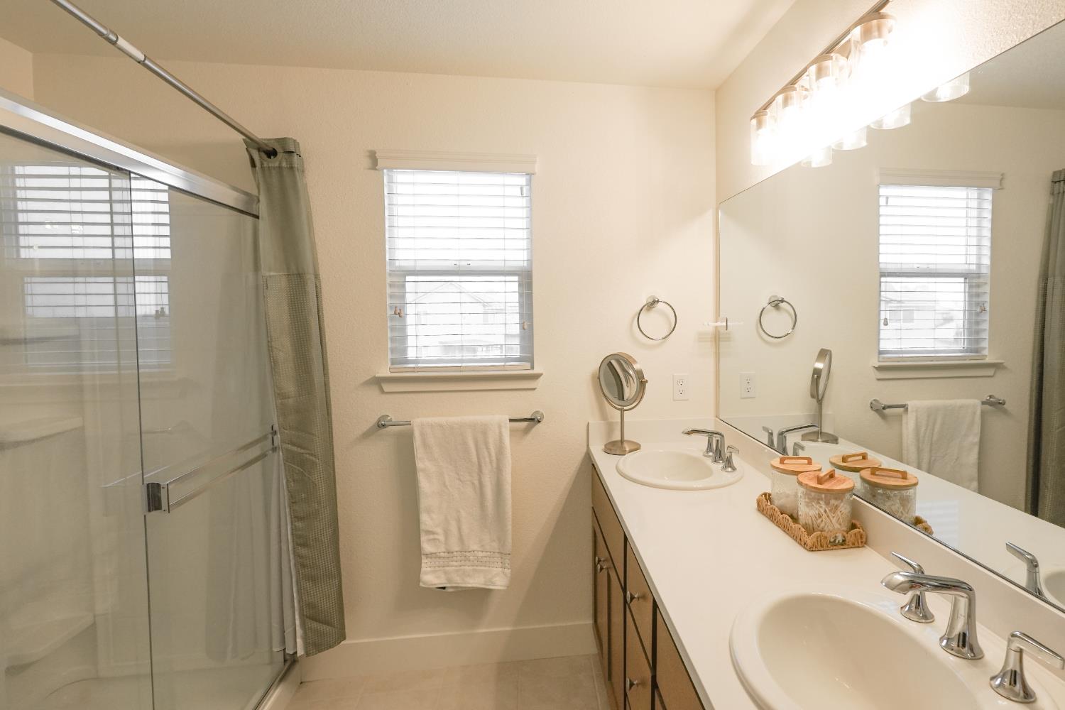 1862 Cobblefield Lane, Los Banos, CA 93635