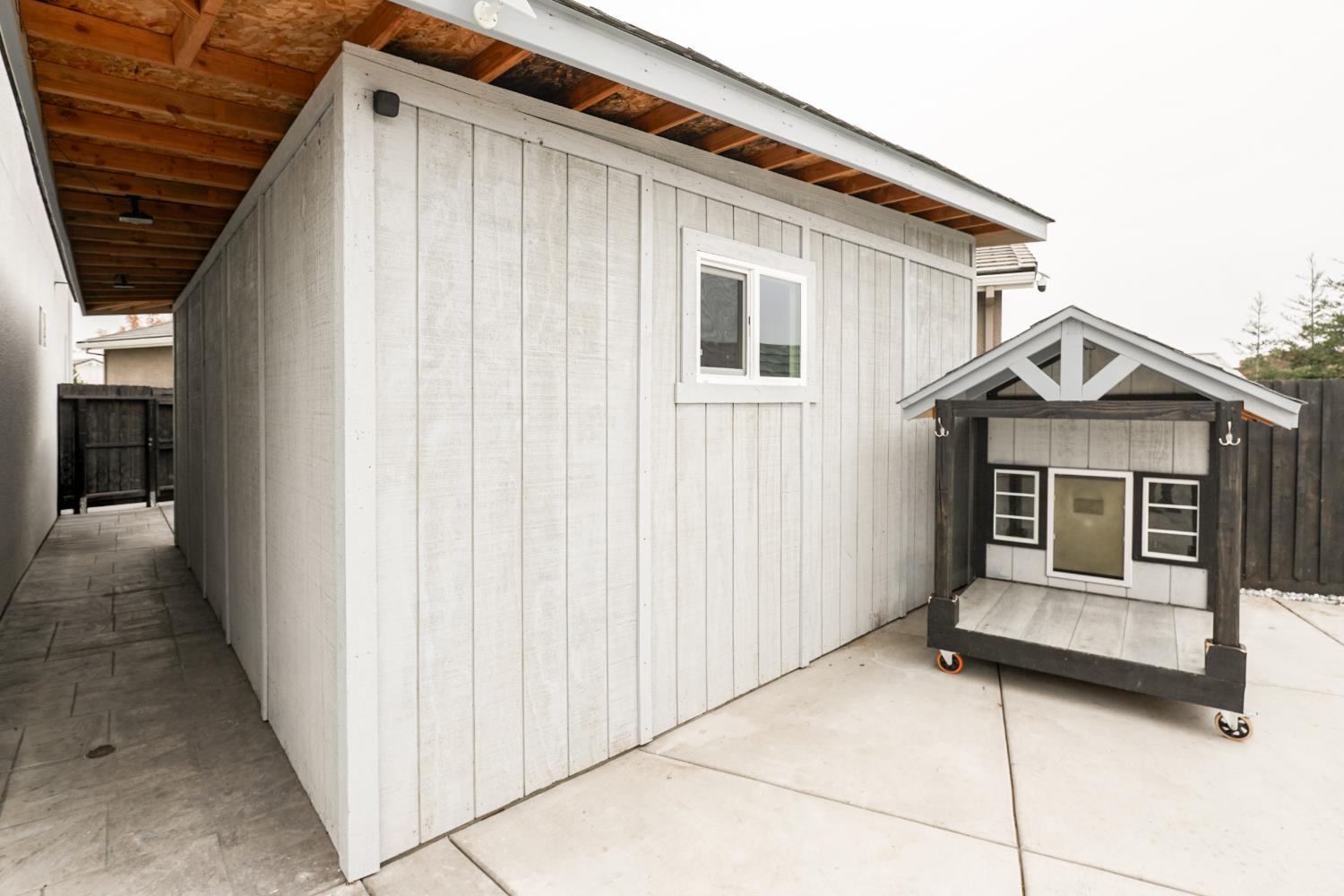 1862 Cobblefield Lane, Los Banos, CA 93635