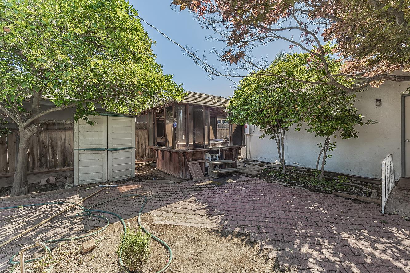 6326 N Bergeron Ave, Fresno, CA 93704