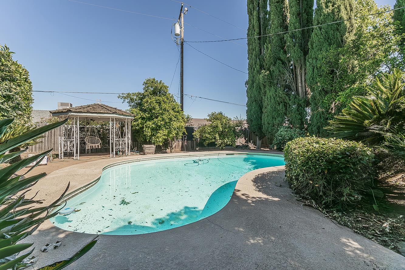 6326 N Bergeron Ave, Fresno, CA 93704