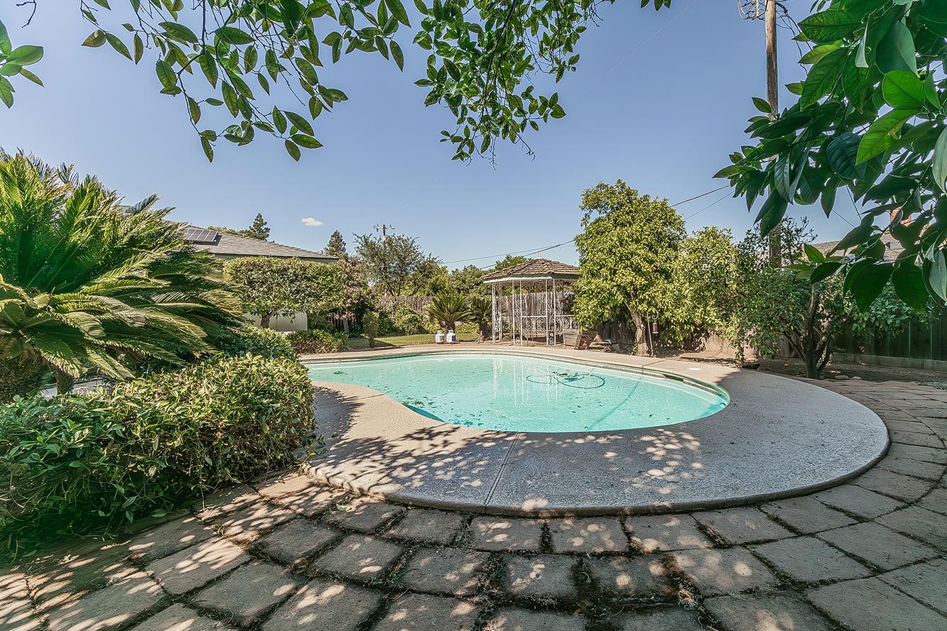 6326 N Bergeron Ave, Fresno, CA 93704