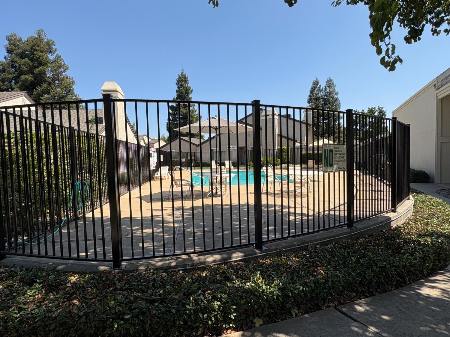 1108 Cedar Creek Dr #4, Modesto, CA 95355