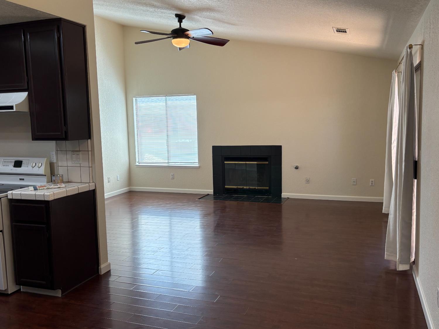 1108 Cedar Creek Dr #4, Modesto, CA 95355