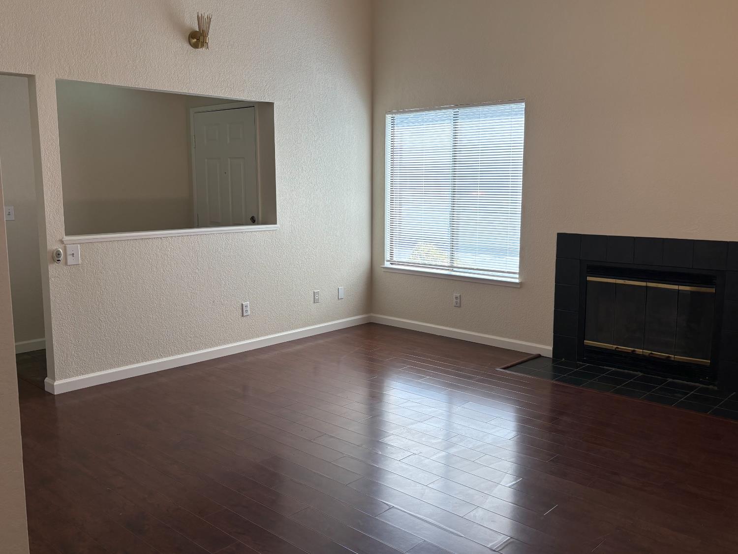 1108 Cedar Creek Dr #4, Modesto, CA 95355