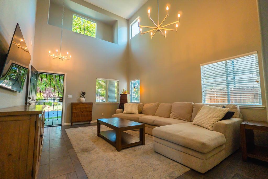 2521 Jubilee Dr, Turlock, CA 95380