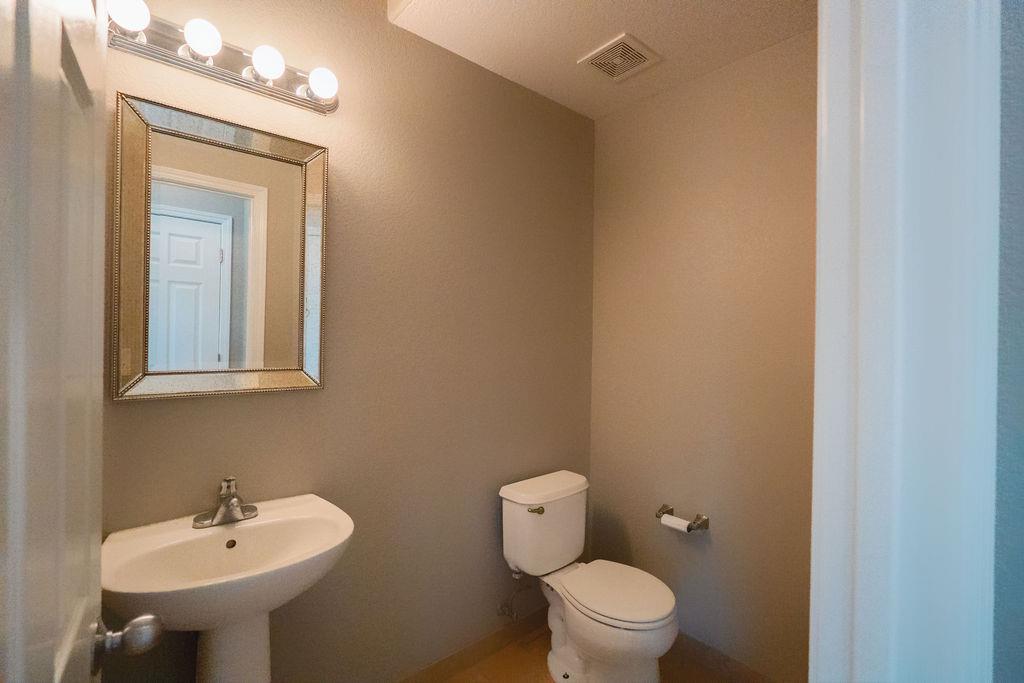2521 Jubilee Dr, Turlock, CA 95380