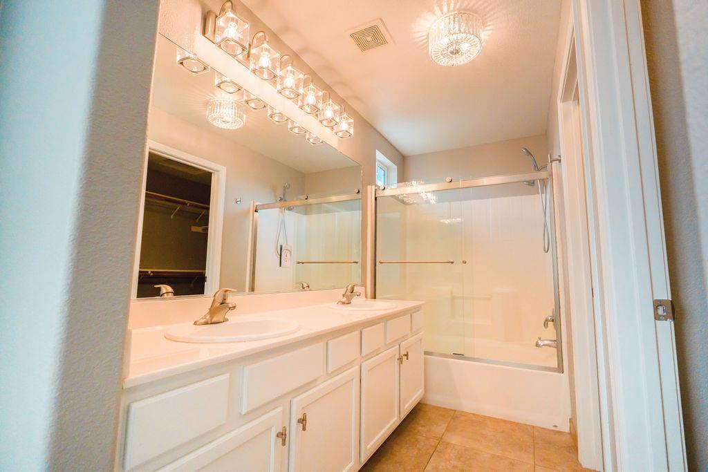 2521 Jubilee Dr, Turlock, CA 95380