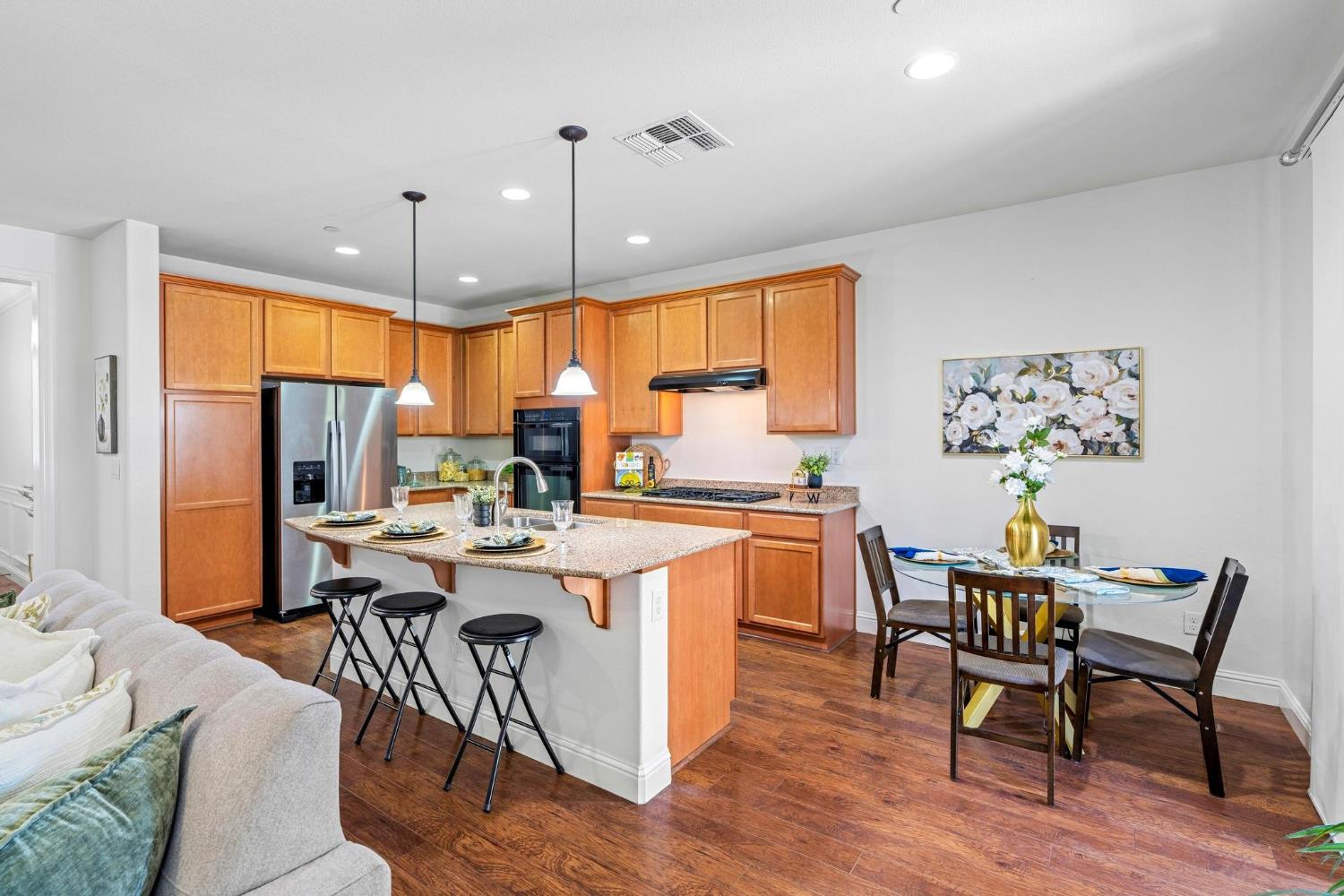 1449 Carriage House, Manteca, CA 95336