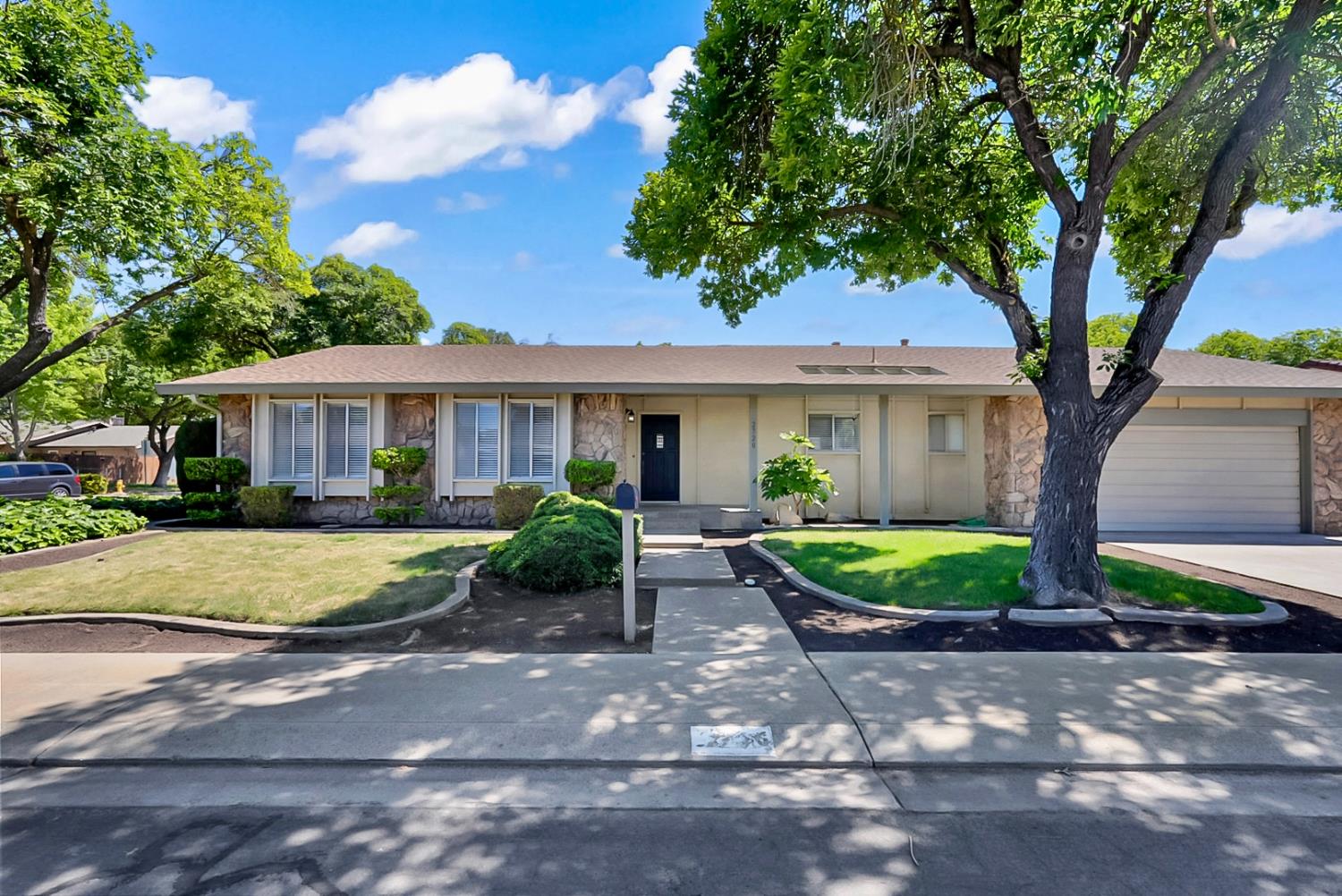 2720 Harvest Rd, Modesto, CA 95355