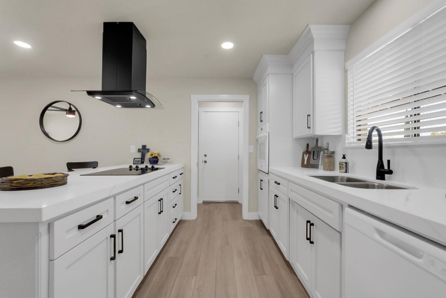2720 Harvest Rd, Modesto, CA 95355