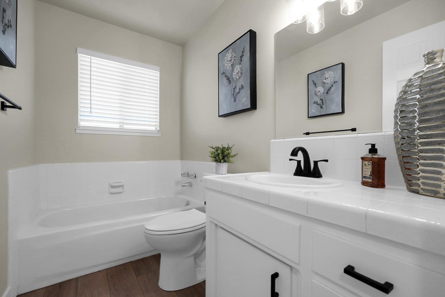 2720 Harvest Rd, Modesto, CA 95355