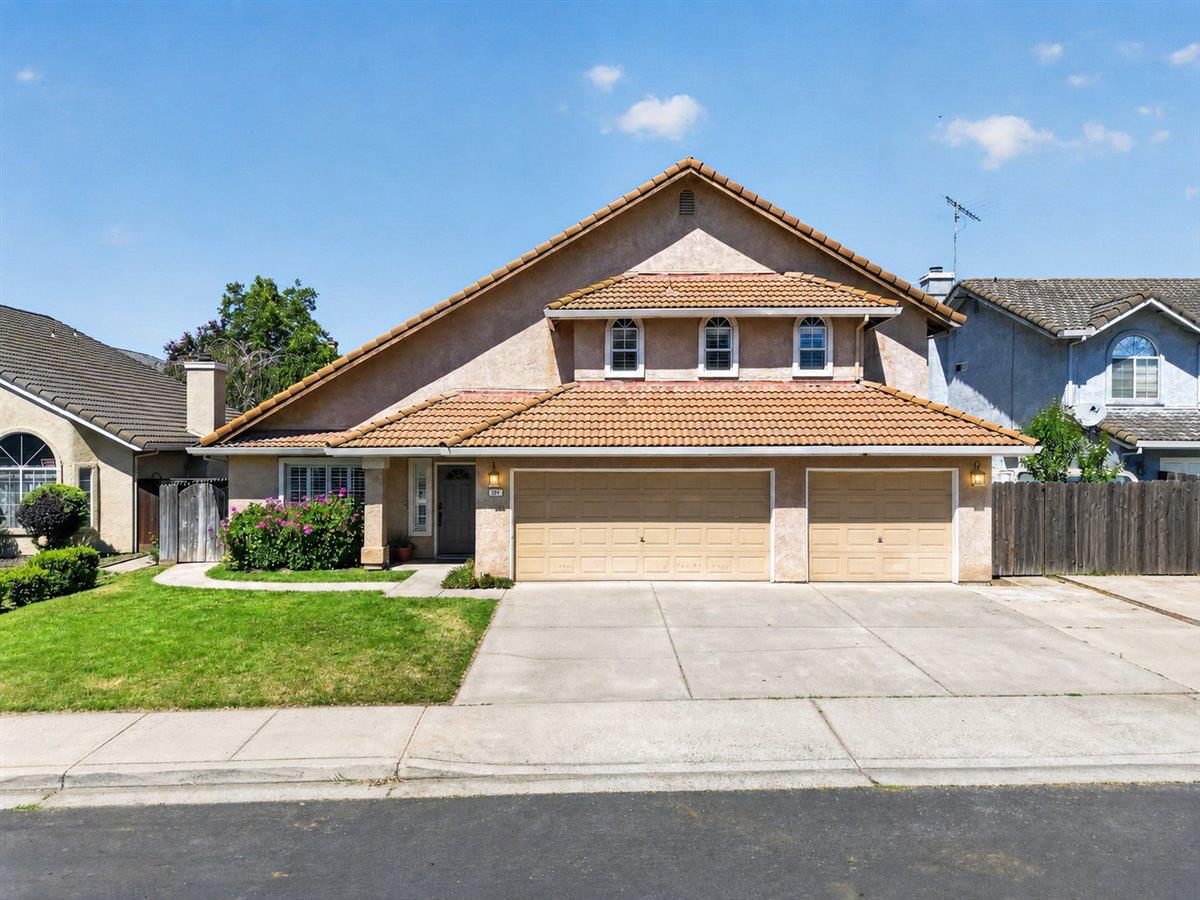 294 New Ct, Oakdale, CA 95361
