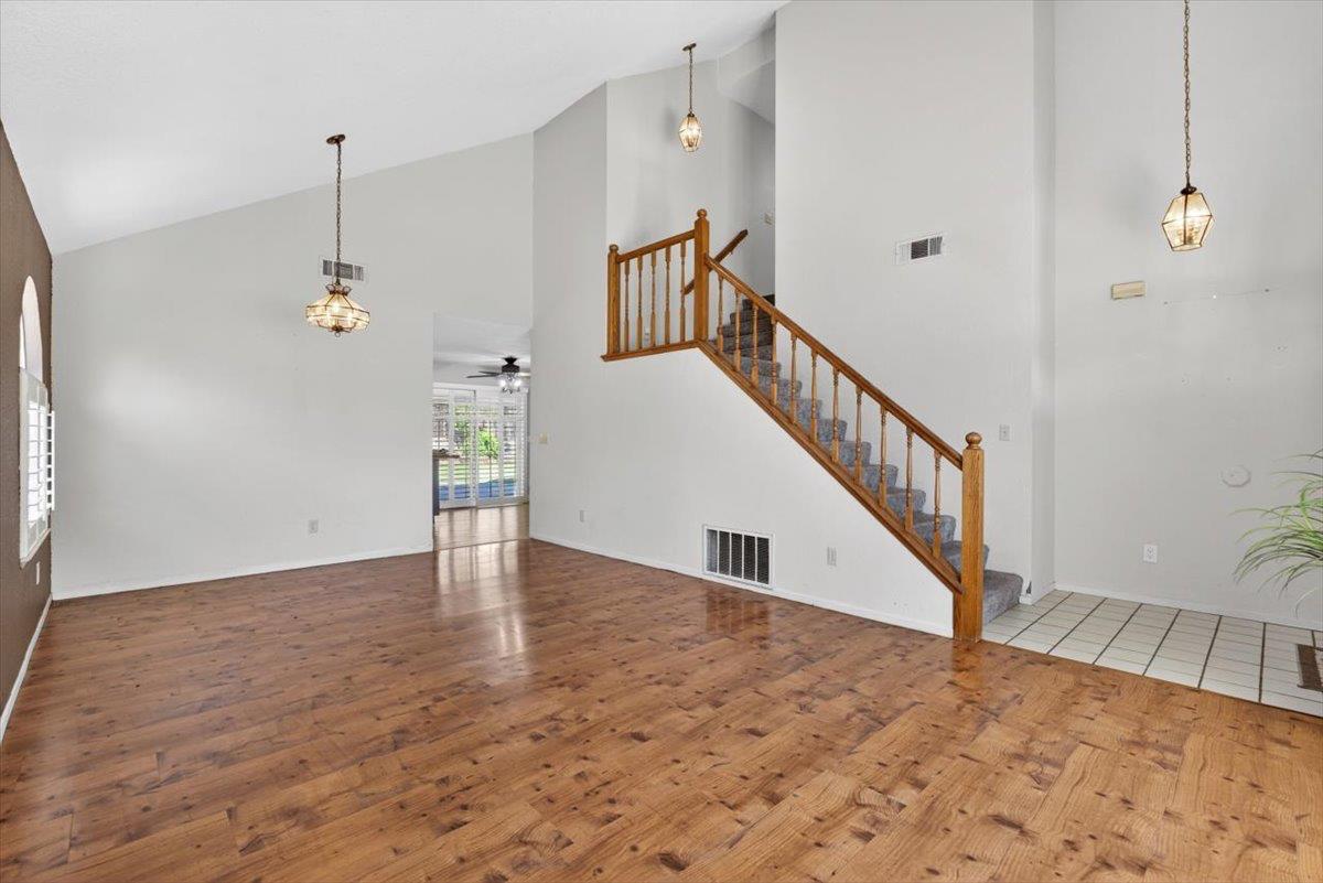 294 New Ct, Oakdale, CA 95361